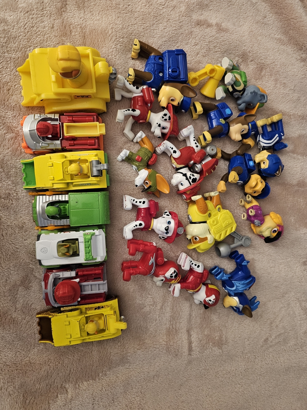 PAW Patrol Assorted Rescue Vehicles & Figures - Yellow, Red, Blue, Green Set